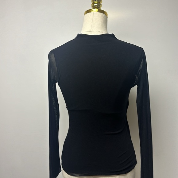 100% Nylon Long Sleeve Top - Picture 8 of 9